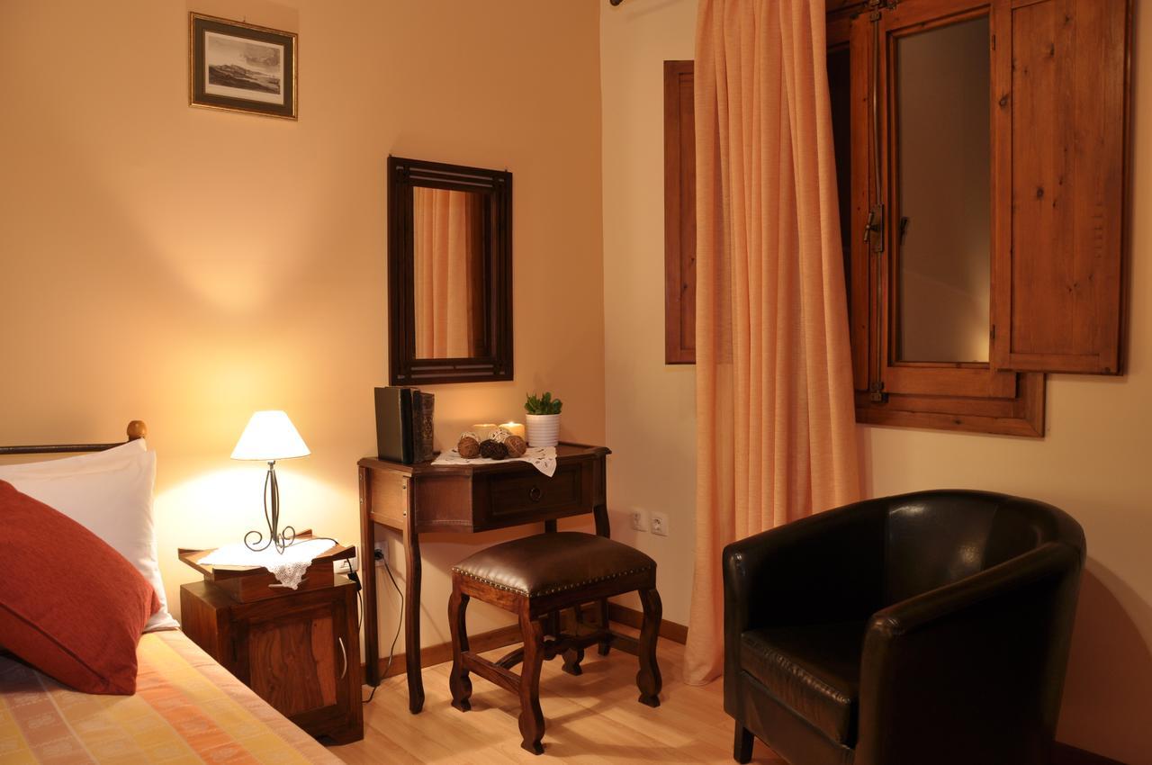 Hotel Anatoli Labreon à Agia Marina  Extérieur photo