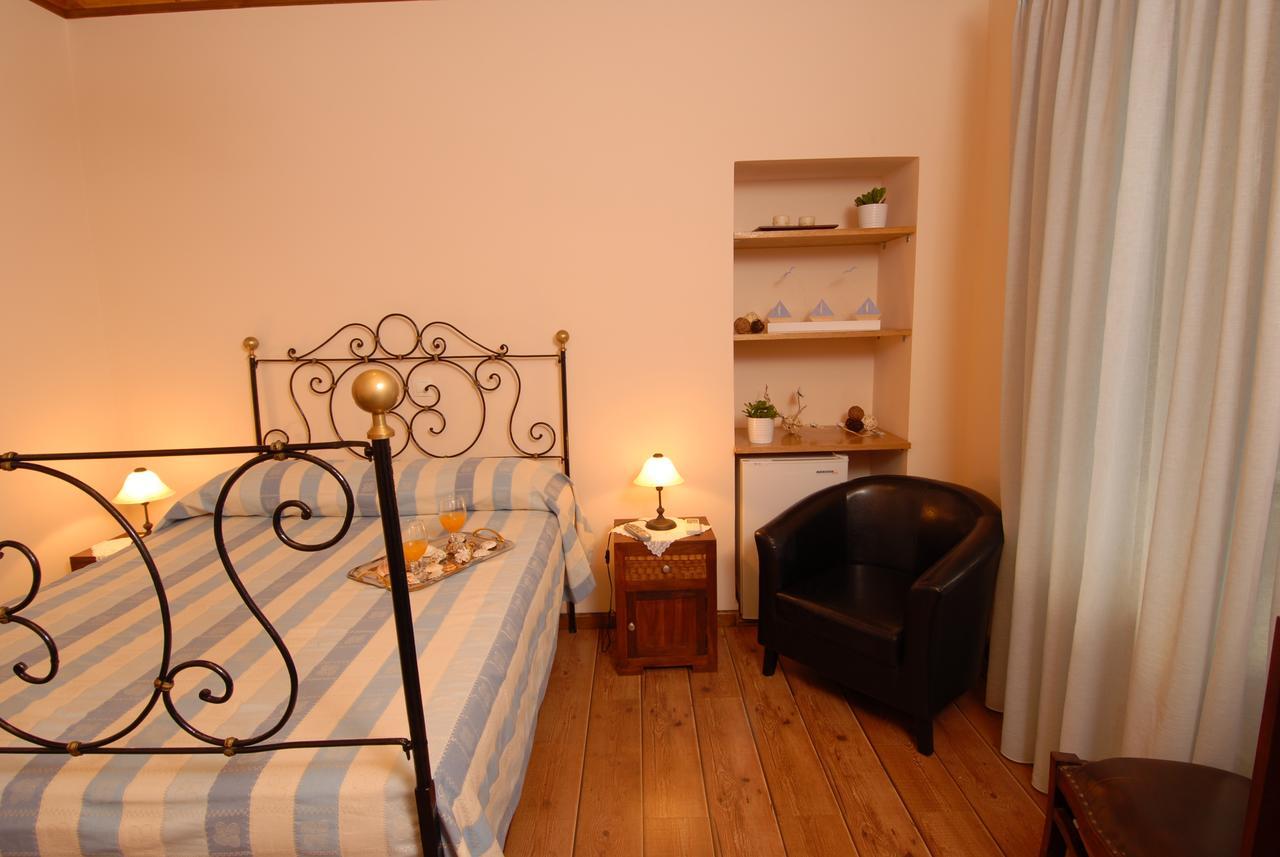 Hotel Anatoli Labreon à Agia Marina  Extérieur photo