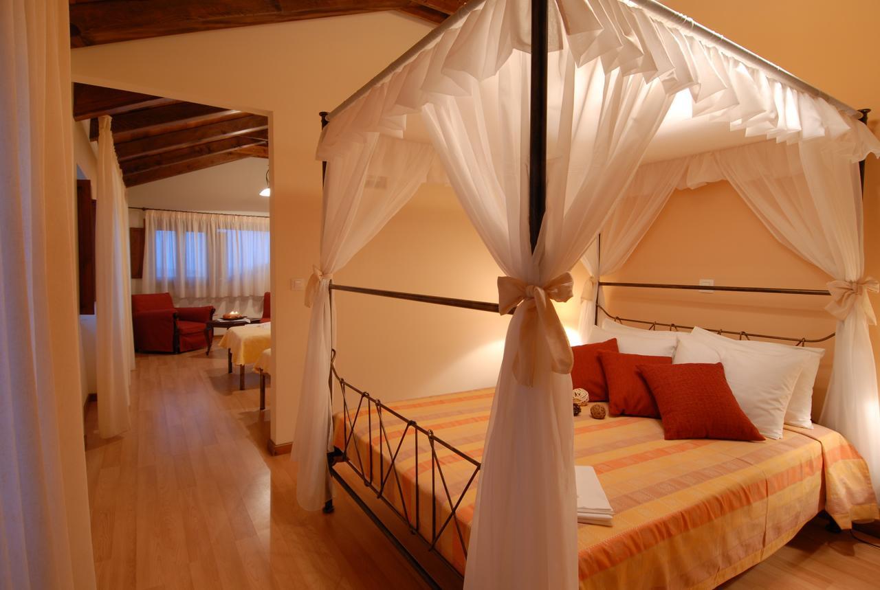 Hotel Anatoli Labreon à Agia Marina  Extérieur photo
