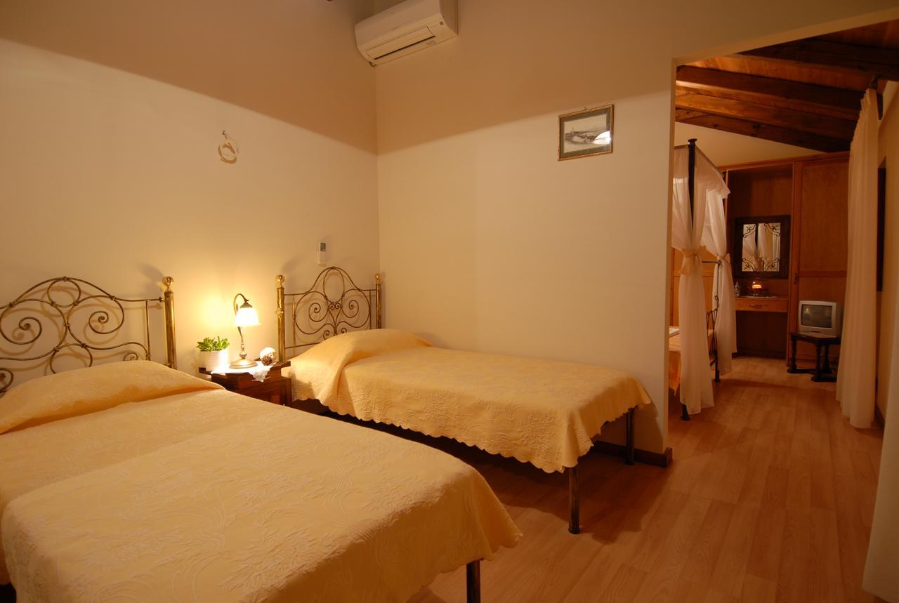 Hotel Anatoli Labreon à Agia Marina  Extérieur photo