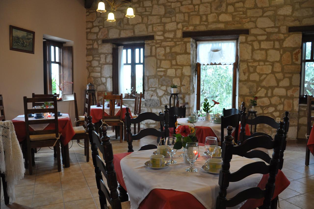 Hotel Anatoli Labreon à Agia Marina  Extérieur photo