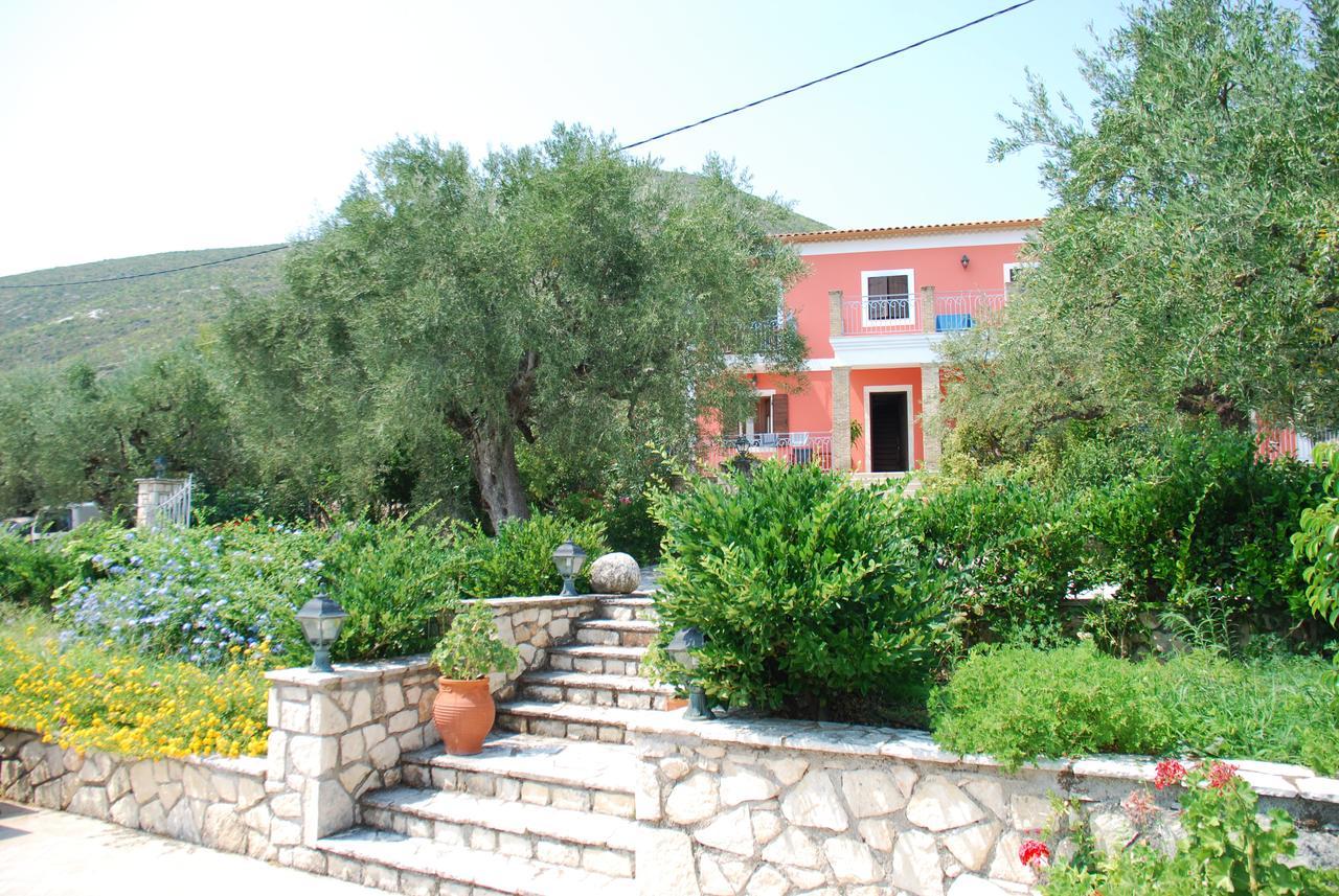 Hotel Anatoli Labreon à Agia Marina  Extérieur photo