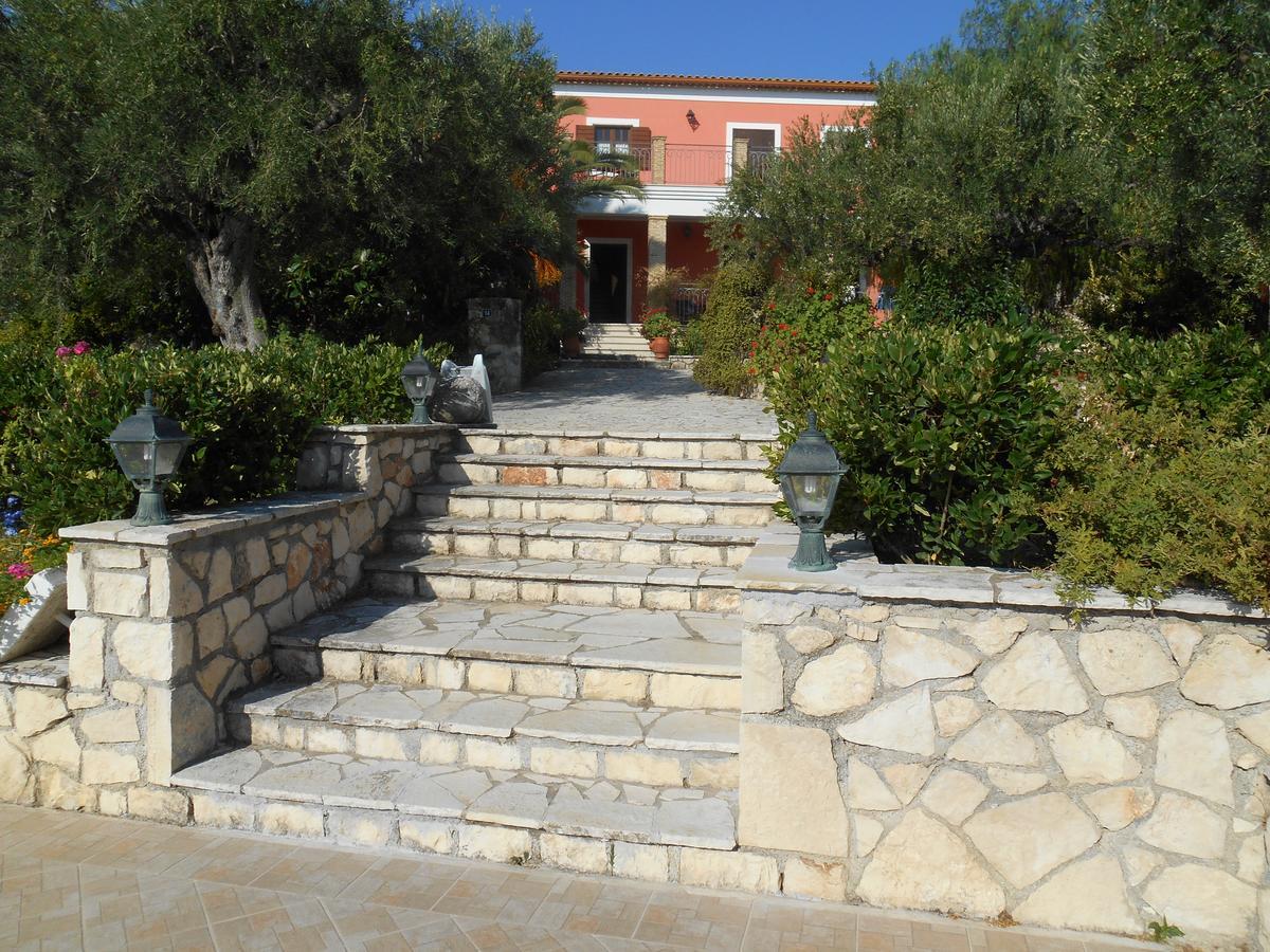 Hotel Anatoli Labreon à Agia Marina  Extérieur photo