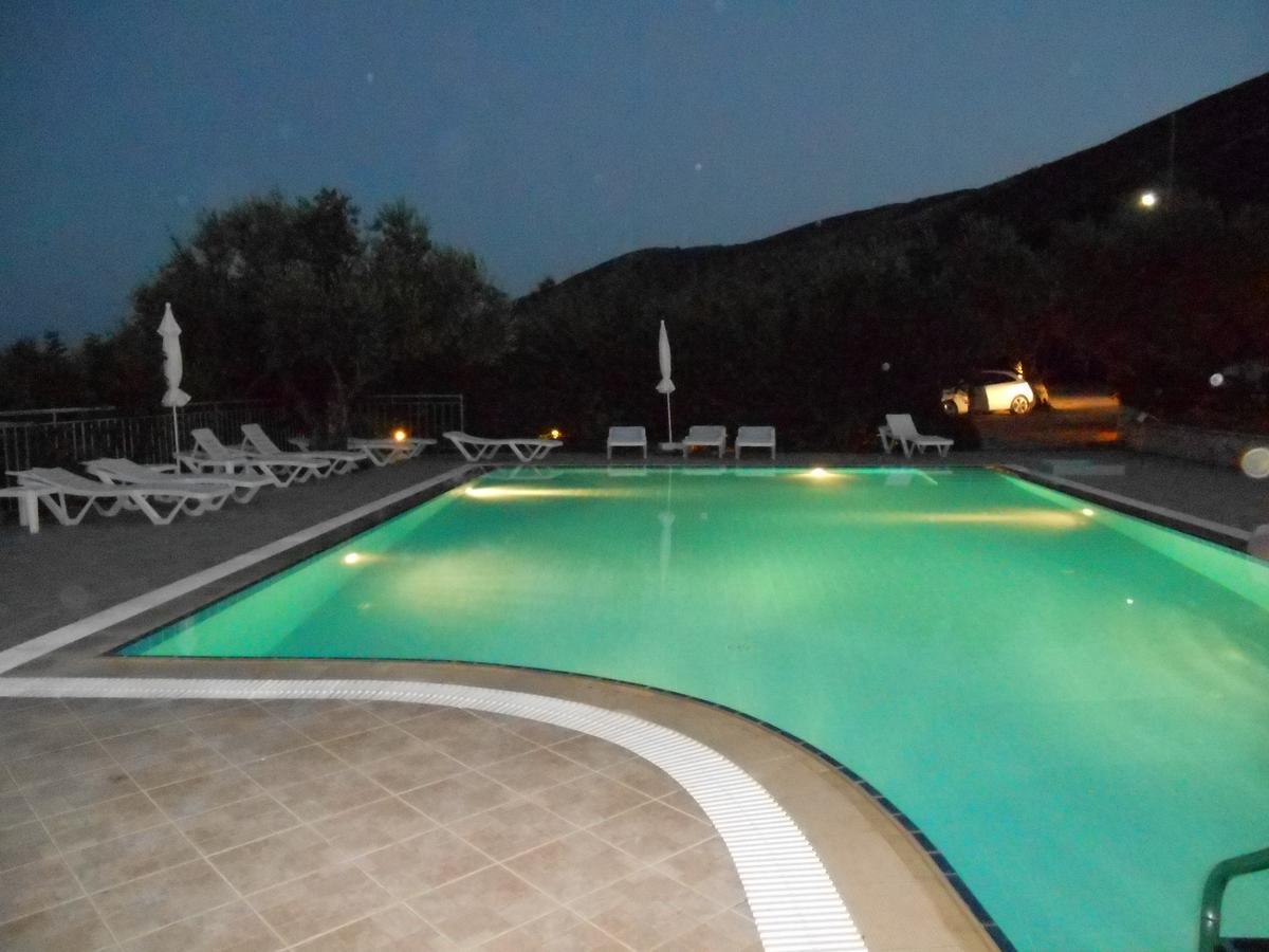 Hotel Anatoli Labreon à Agia Marina  Extérieur photo